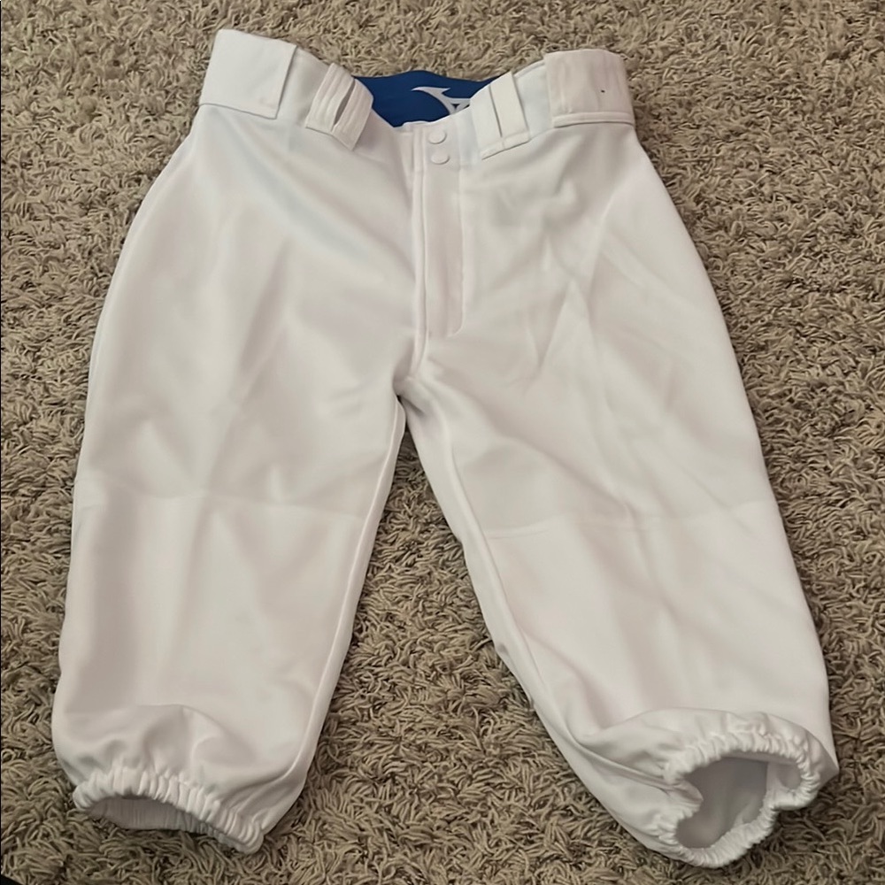 Mizuno White Athletic Shorts for Baseball